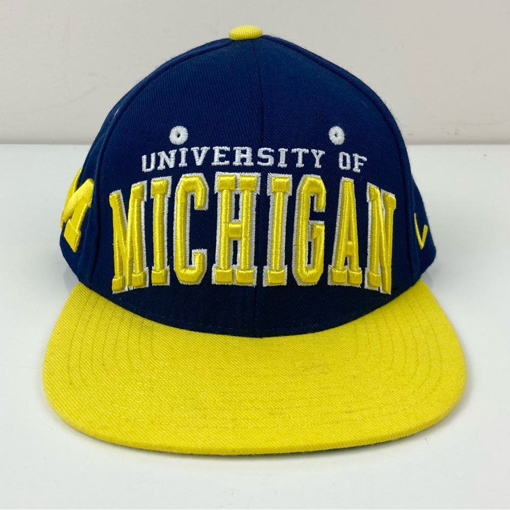 Zephyr University Of Michigan Wolverines Navy & Yellow Snapback Hat Embroidered